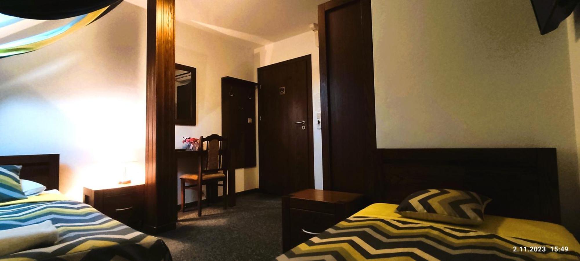 Pensjonat Emocja Leczna Exterior foto